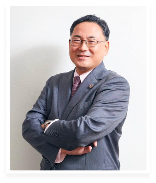 代表弁護士 吉岡誠